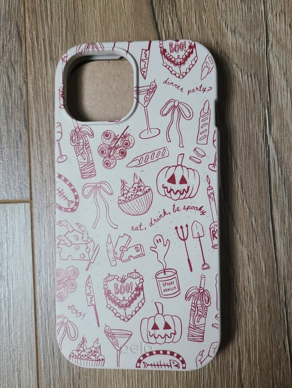 iPhone 15 pela Halloween case London Fog Spooky Dinner Party Cake